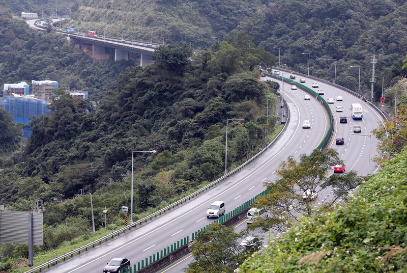國道一早路況大致順暢 六路段上午恐壅塞