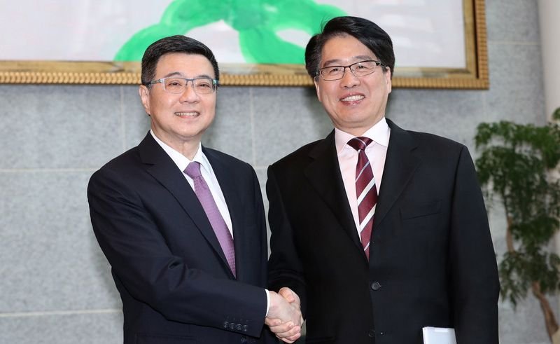 民進黨主席補選政見發表會 卓游互指對方貼標籤