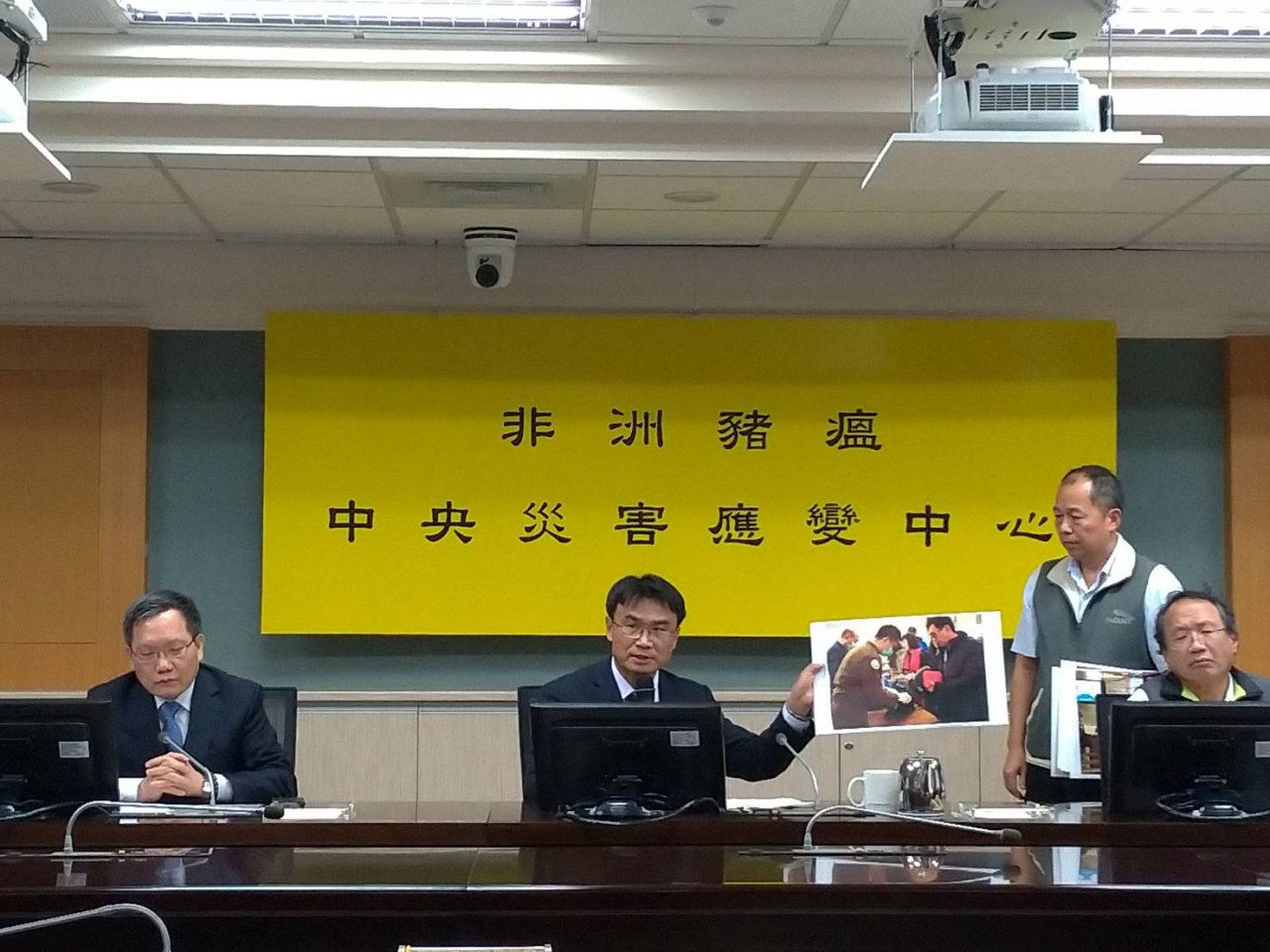 入境旅客手提行李全檢查 設三道防線