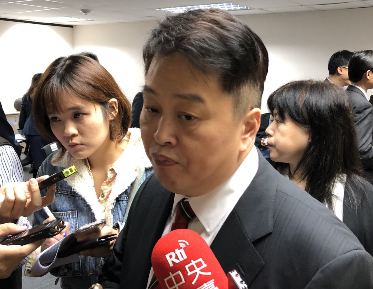 2022選戰／論文爭議  資策會：高虹安若不回覆最快21日提告