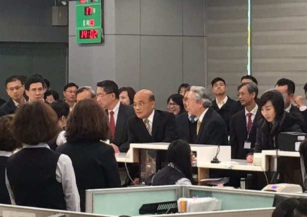 蘇揆便民措施第一招 50萬以下交易銀行毋須嚴查