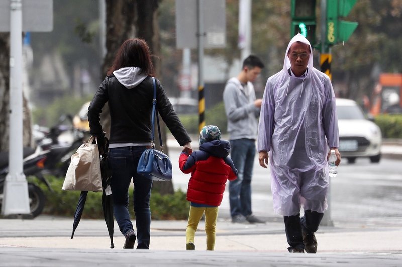 強烈冷氣團南下 各地降溫 明晚下探10度