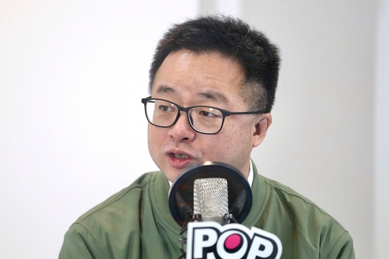毆警曬民進黨證 羅文嘉：依法嚴辦沒二話