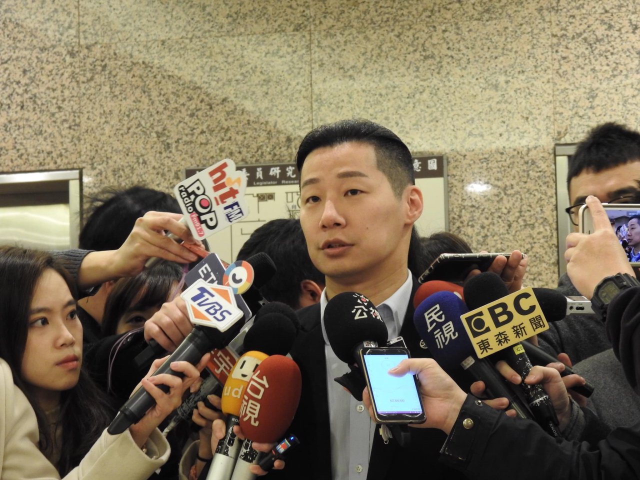 林昶佐版同婚法連署達門檻 提案否再考量