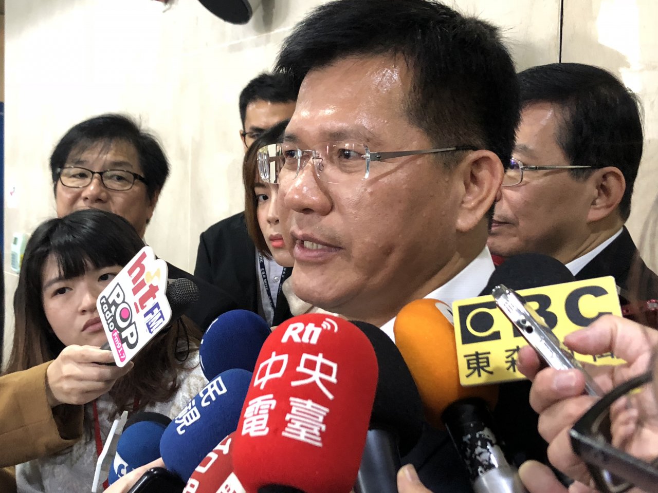 華航工會抗議 林佳龍：有賺錢就應優先照顧基層