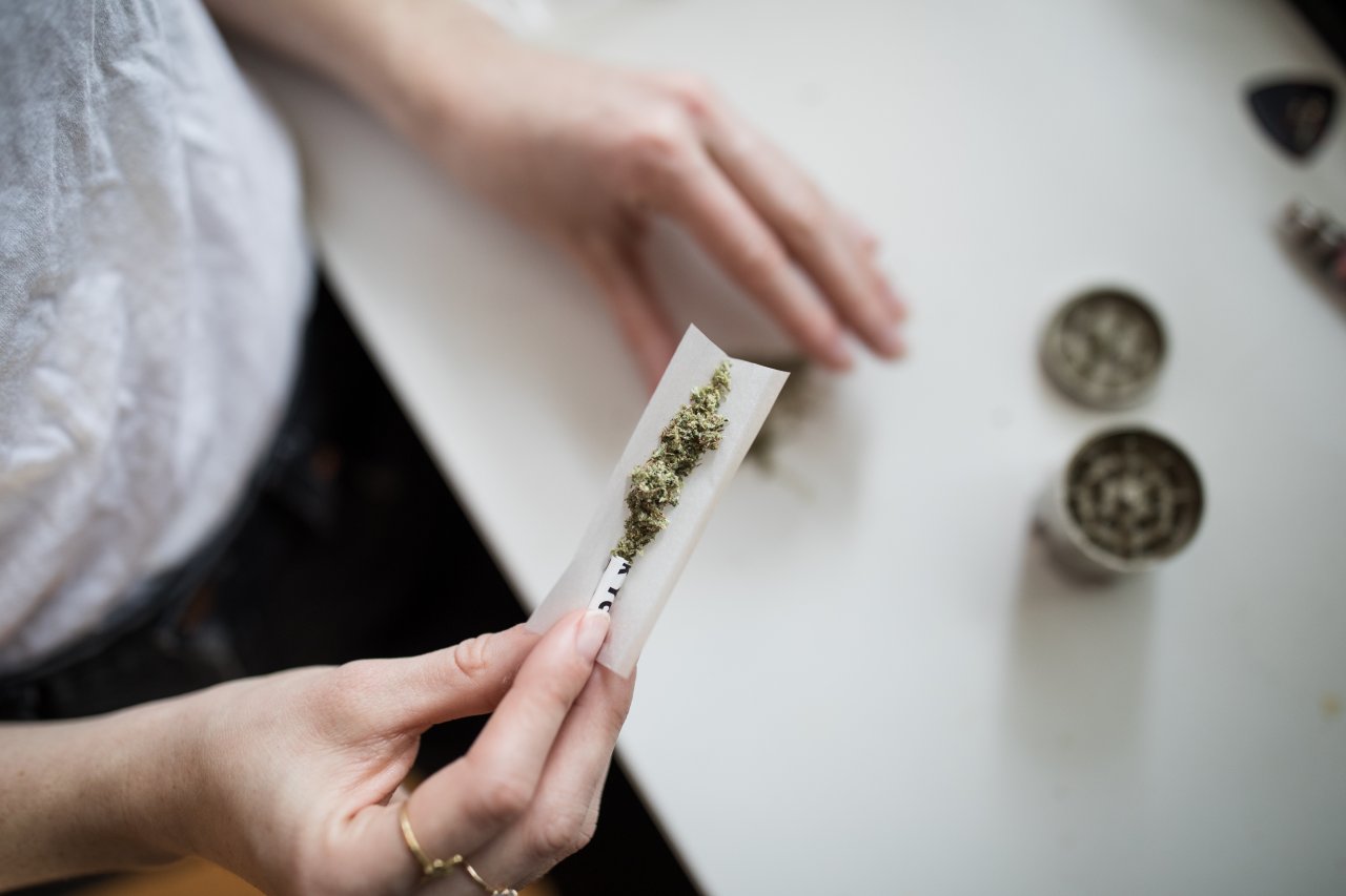 效法阿姆斯特丹 加州大麻咖啡館2025年合法化