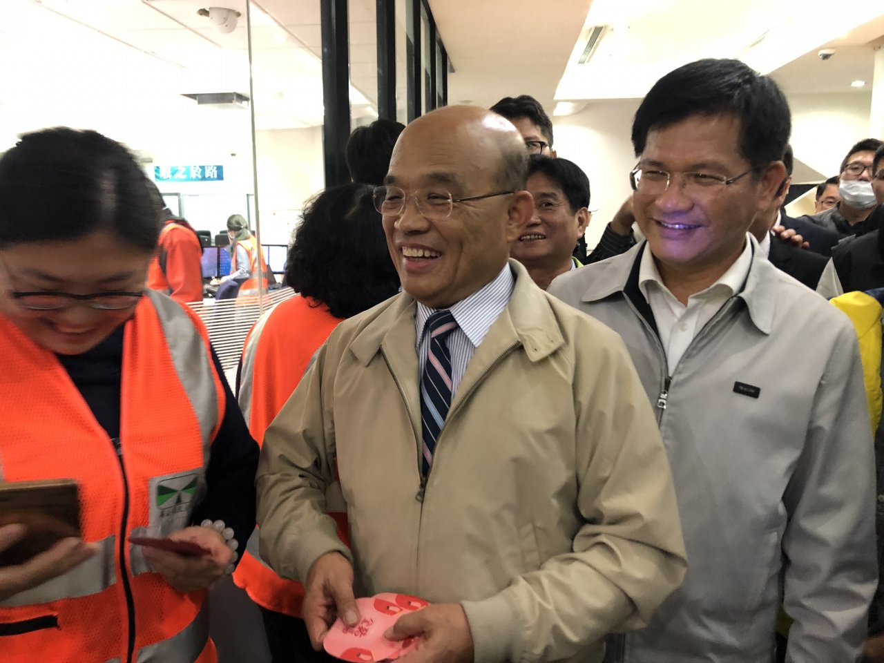 陪蘇揆視察 林佳龍笑稱：我會在某些群組巡邏一下