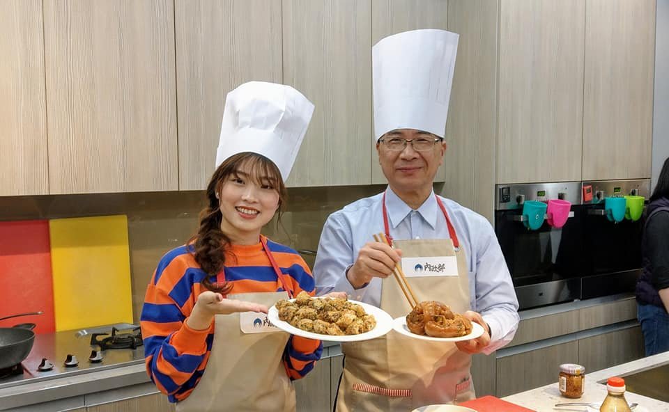 滷肉飯、春捲擺上桌 徐國勇與新住民美食大比拚
