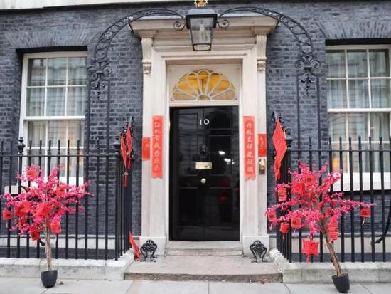 賀農曆春節 英首相官邸貼春聯