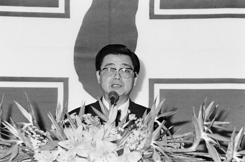 黃爾璇辭世 羅文嘉：戒慎恐懼不負時代所託