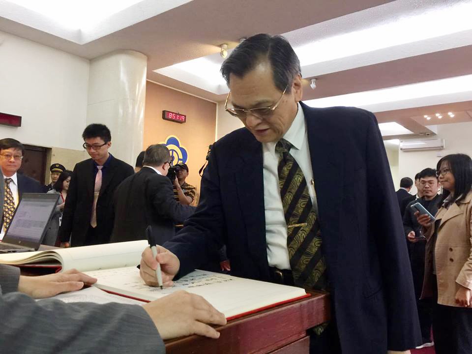 郁慕明擬赴中政治協商 陳明通再籲別以身試法