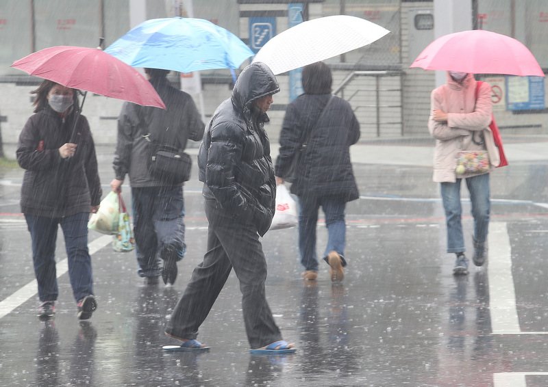 全台濕冷 今晚到明晨預估低溫11度