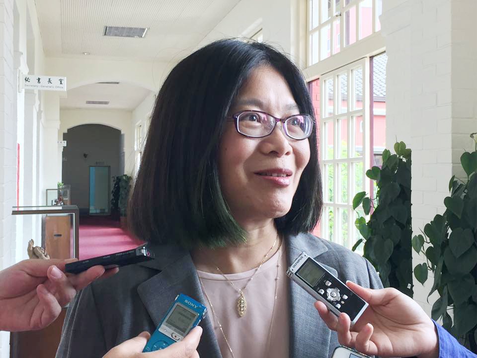 文言文比例35%到45%  藍綠各有遺憾