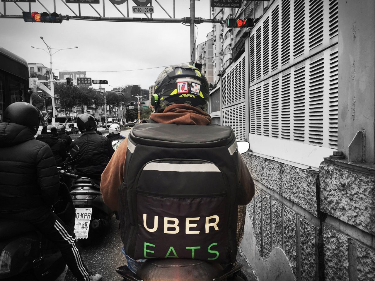 Uber Eats快速擴張各國市場 死傷理賠問題多