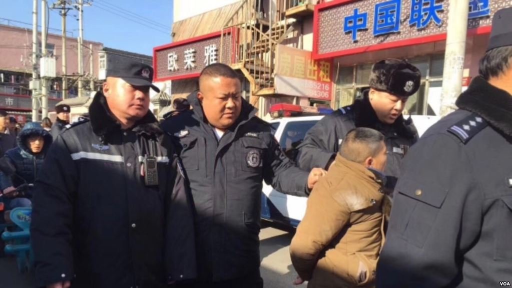 低級紅？高級黑？中國清除政治上兩面人