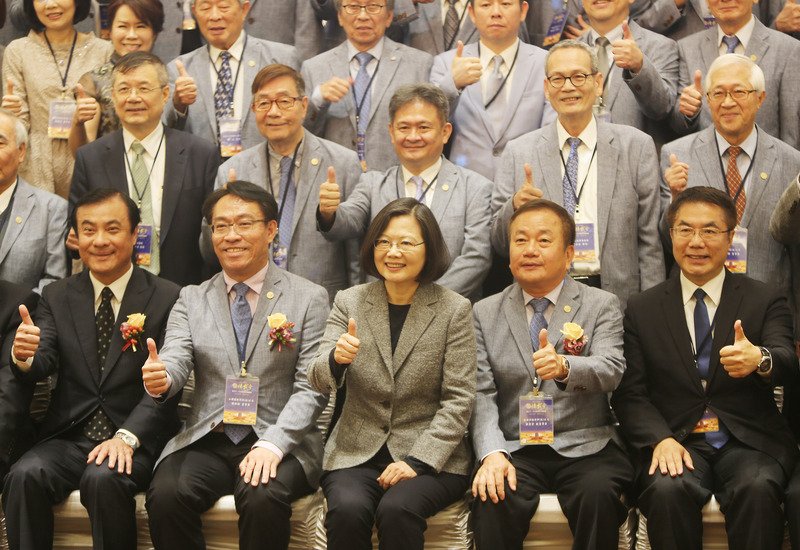蔡總統：口號救不了台灣 解決問題才是正辦
