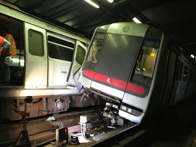 港鐵列車相撞 官方高度關注