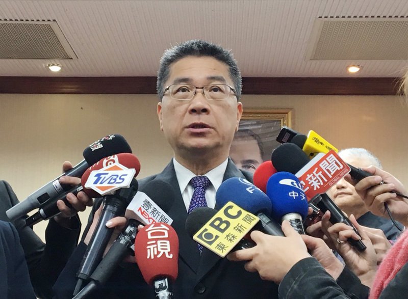 新版身分證 徐國勇：明年4月定案