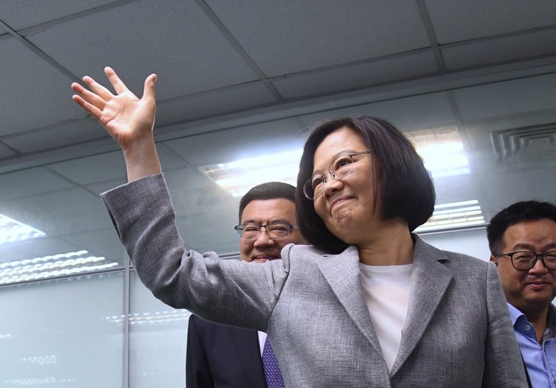 選蔡或選賴？林嘉誠：賴有民調但中間選民可能跑 蔡民調落後但兩岸國際一流