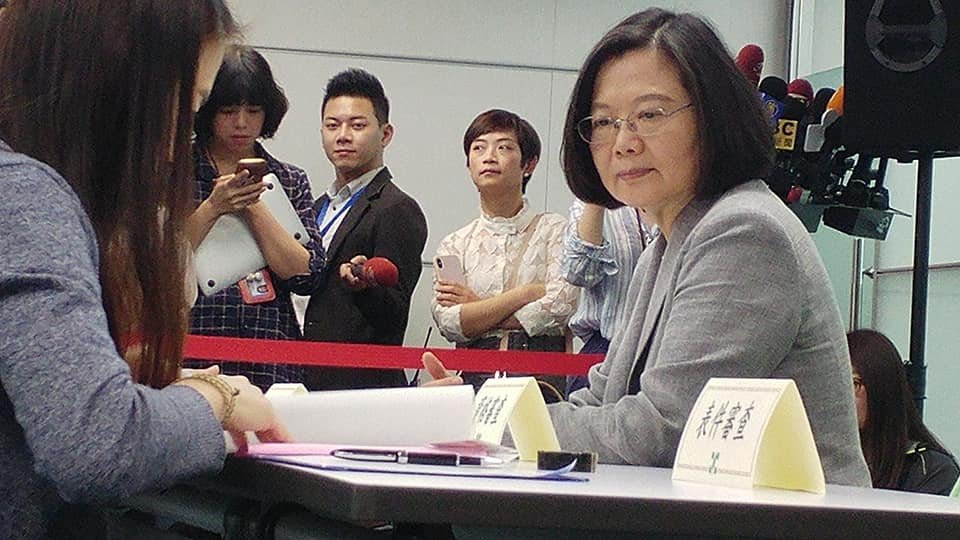 拚到底拚到贏 蔡總統完成民進黨內總統初選登記