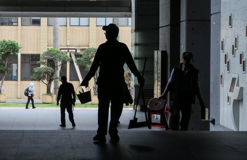 無薪假創新高 台綜院：受貿易戰衝擊 明年應會好轉