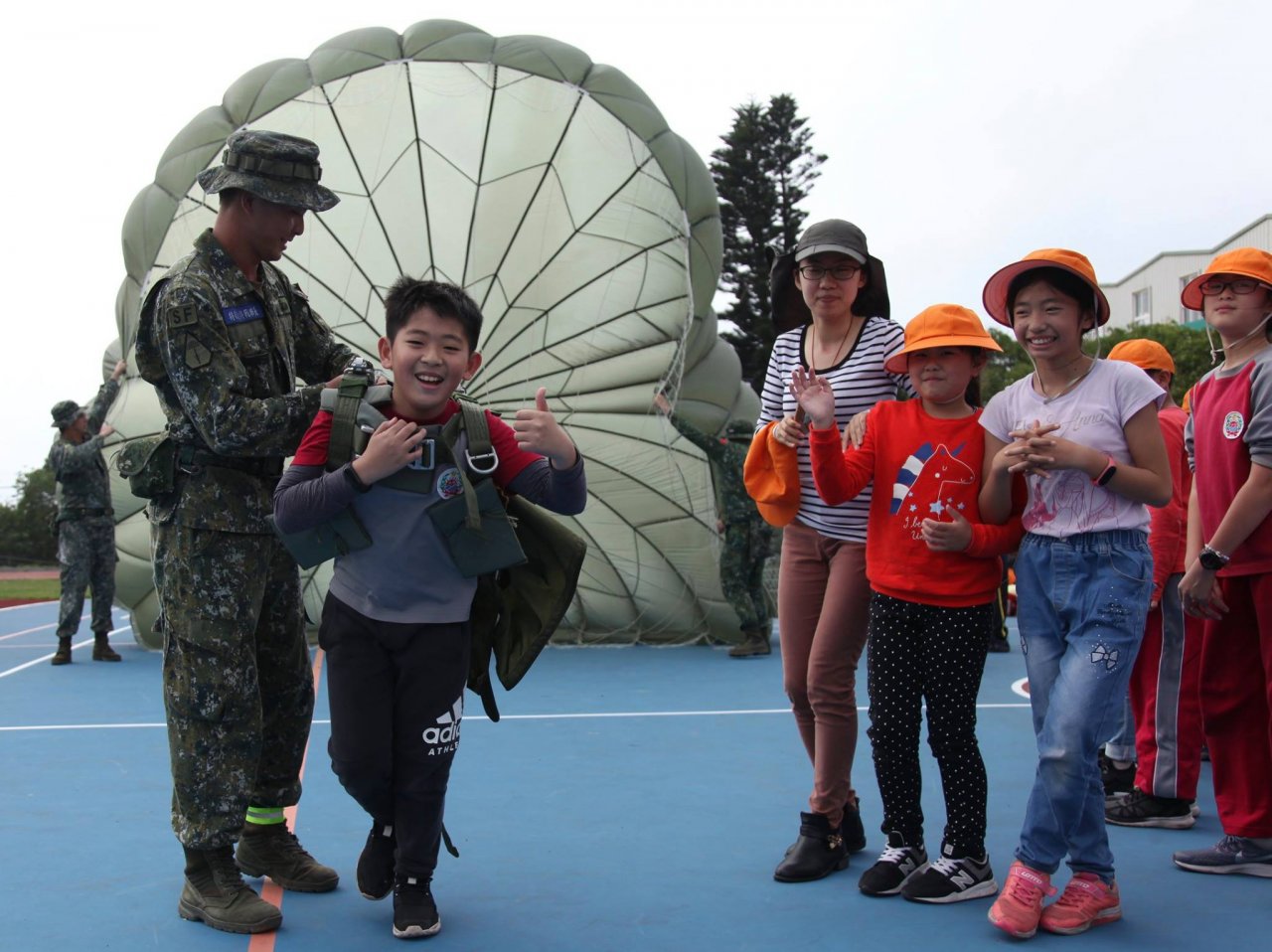 看到這「襪」 特戰官兵足甘心