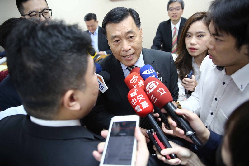 韓國瑜進中聯辦 國安局長：有掉入統戰陷阱的可能性