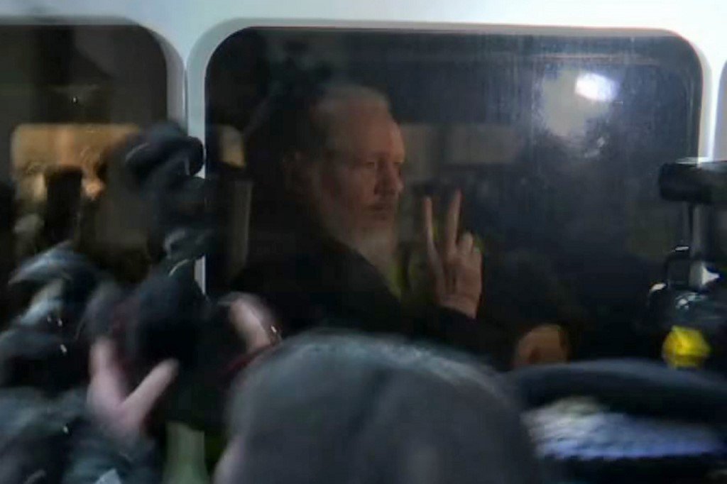 亞桑傑被捕 生父籲澳洲把兒子帶回家鄉
