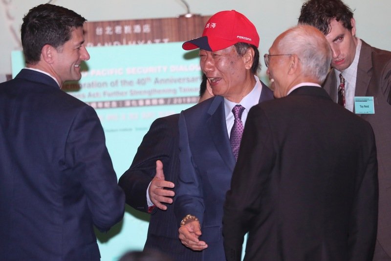 郭董選總統嗎？ 網友熱議