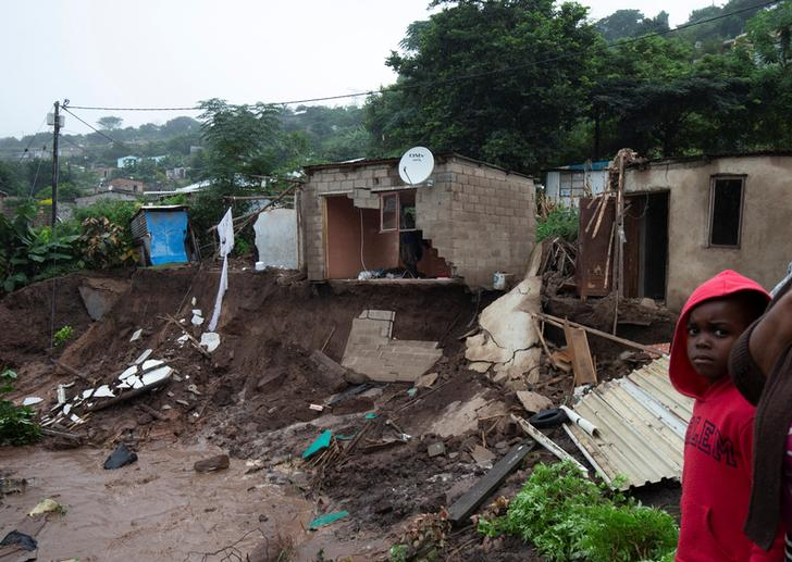 南非豪雨釀洪水土石流災情&nbsp; 逾50人喪命
