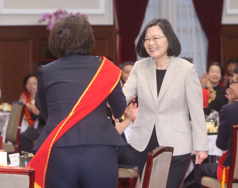 總統：拚經濟不會忘分配問題 加速推動最低工資法等3法