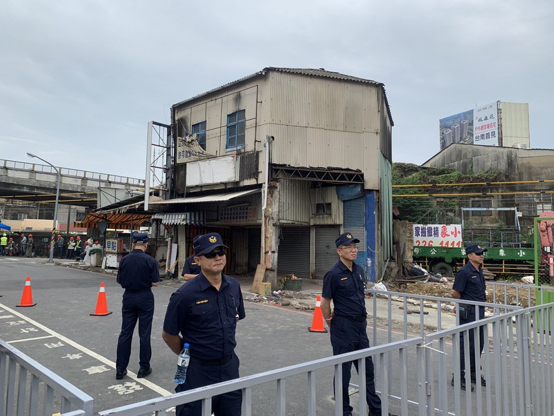 延宕1年喊卡2次 南鐵沿線住戶11日強制拆除
