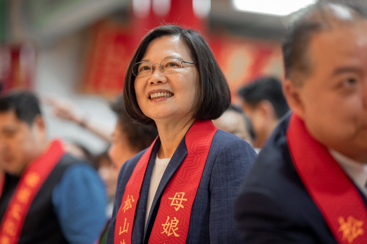 蔡總統：執政已反映在民調上 賴：我較有競爭力贏得大選