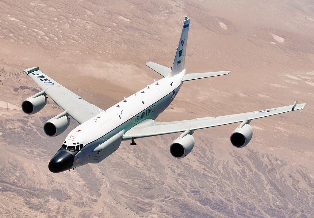 美RC-135系列偵察機 首爾仁川上空監視北韓