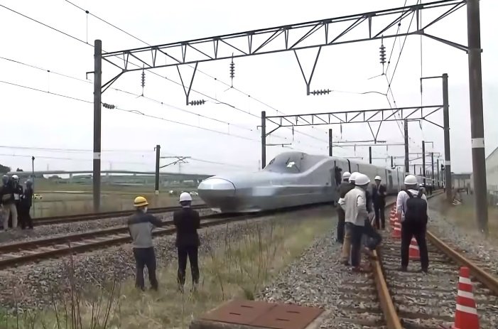 最高時速400公里 日新一代新幹線ALFA-X試車