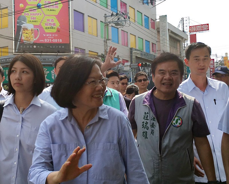蔡總統回屏東 拜託鄉親幫拚初選和大選
