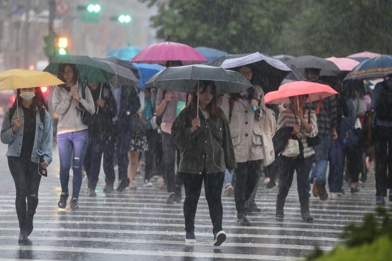 鋒面、劇烈對流、西南風 全台慎防短時強降雨