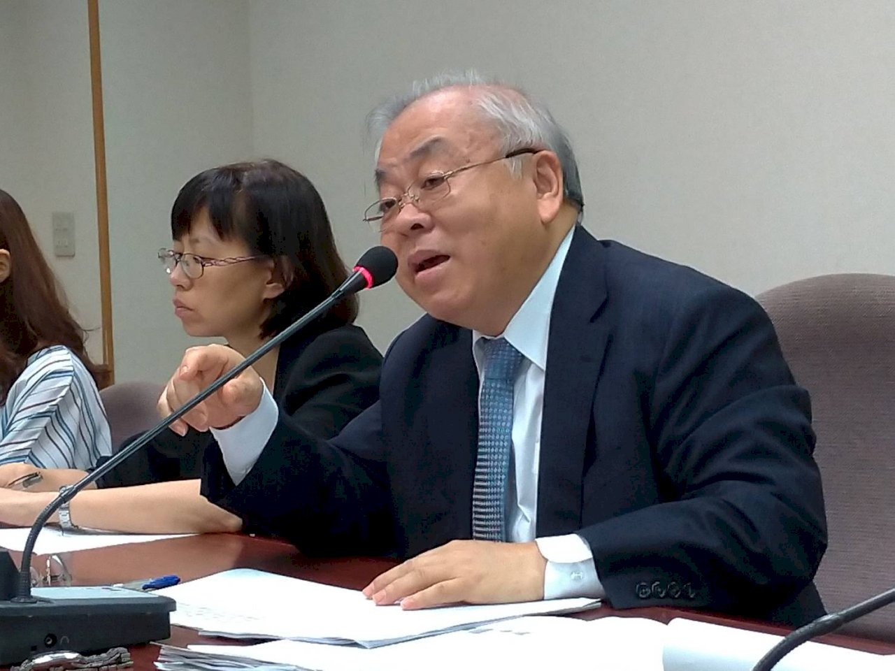 主計長：今年GDP成長率應可1% 但無法打包票