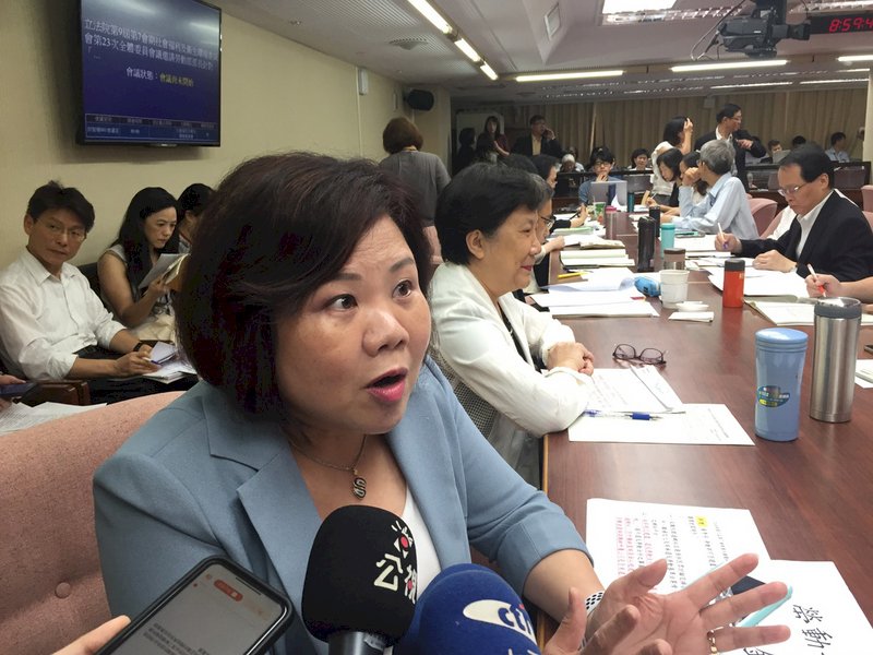 長榮罷工爭議 許銘春：全面檢討勞資爭議處理法