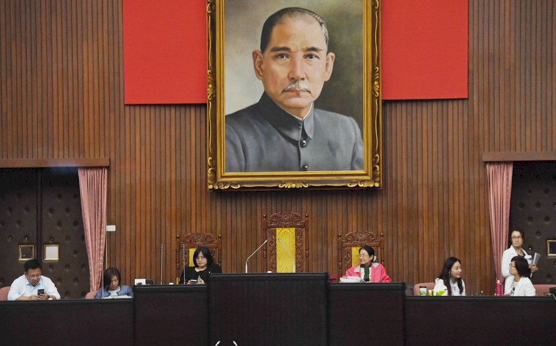 李進勇人事案攻防戰提前引爆 綠委一度先占主席台