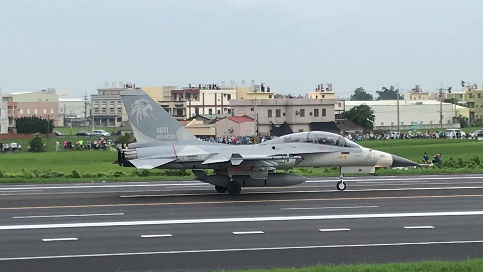 戰備道起降任務成功 蔡總統：展現國軍可恃戰力