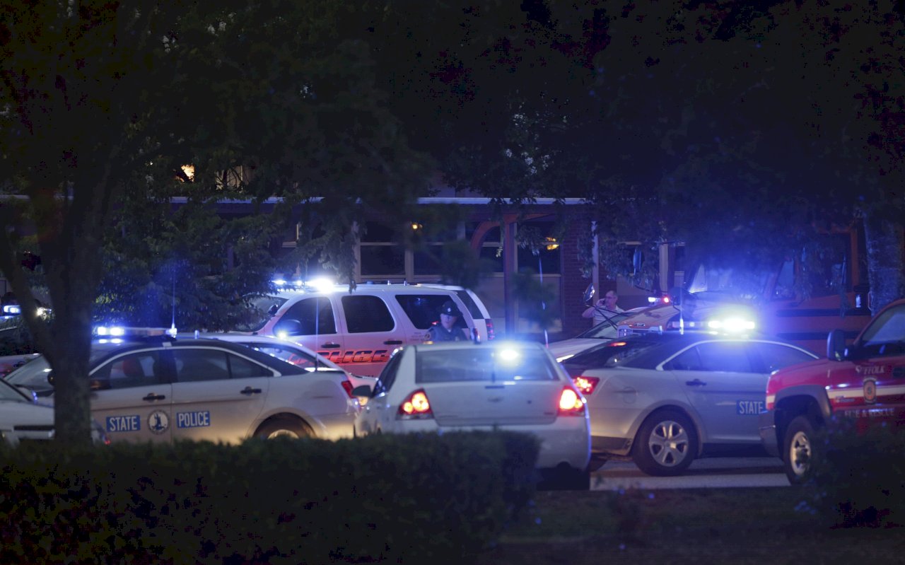 美國再傳職場大開殺戒 槍手濫殺至少12死