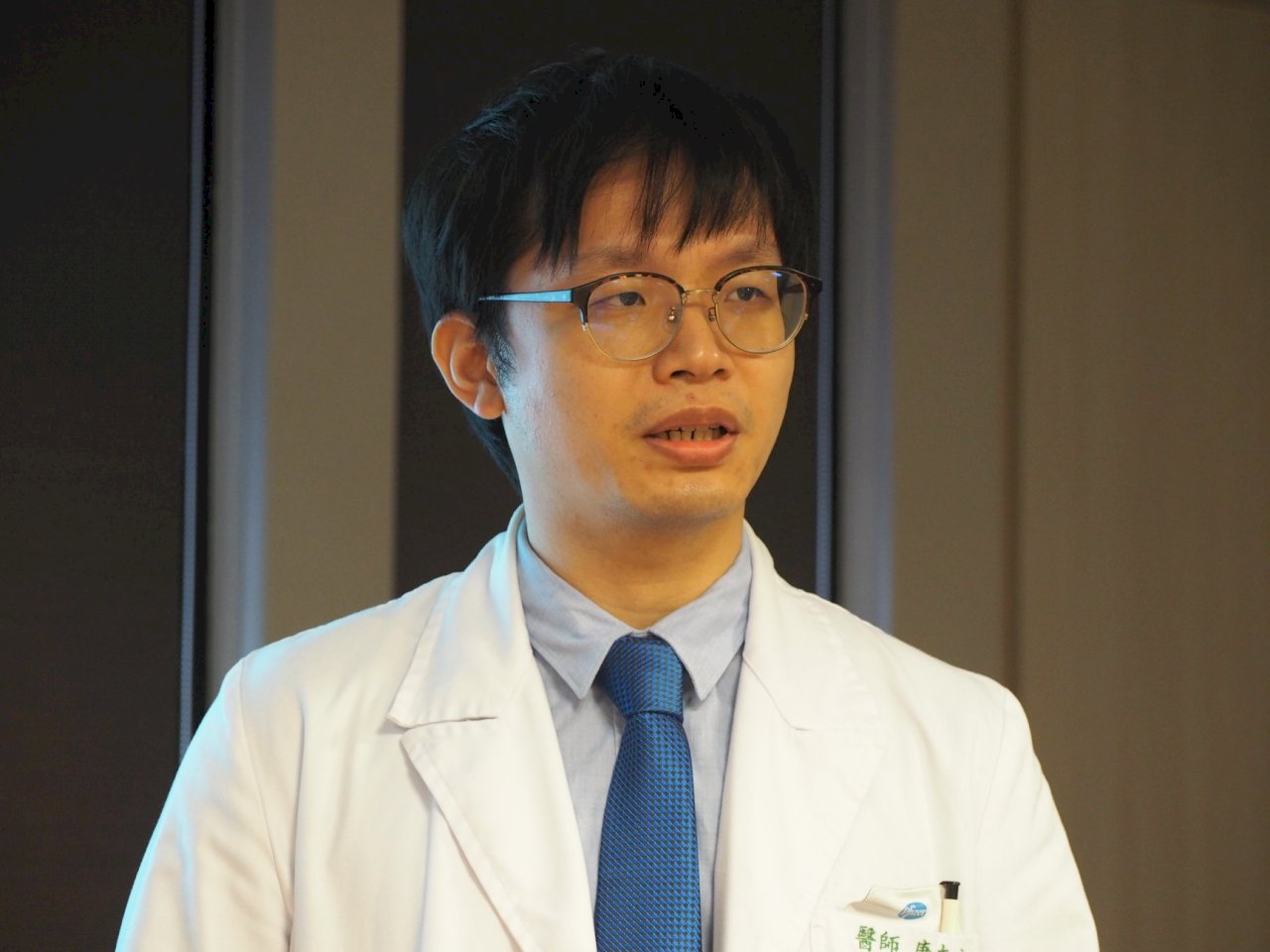 陰囊腫成葡萄柚 起因是肝硬化腹水併發症