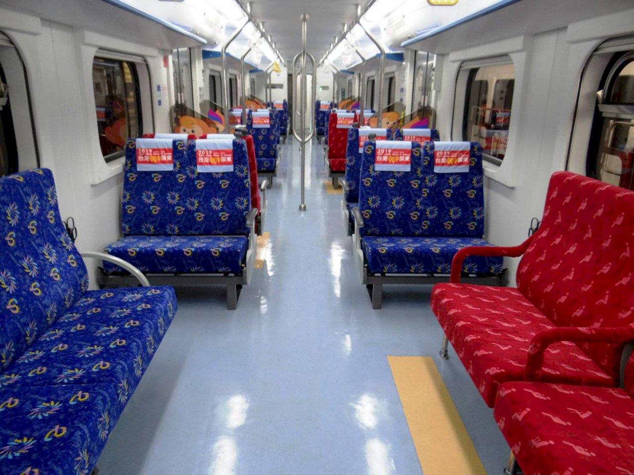 台鐵老車EMU500脫胎換骨 8月先完成15組內裝更新