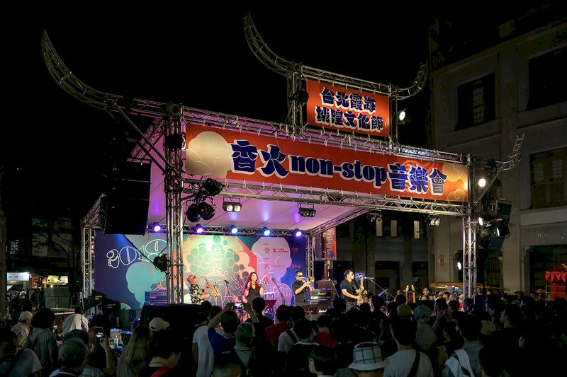 民主non-stop  文總音樂會撐香港