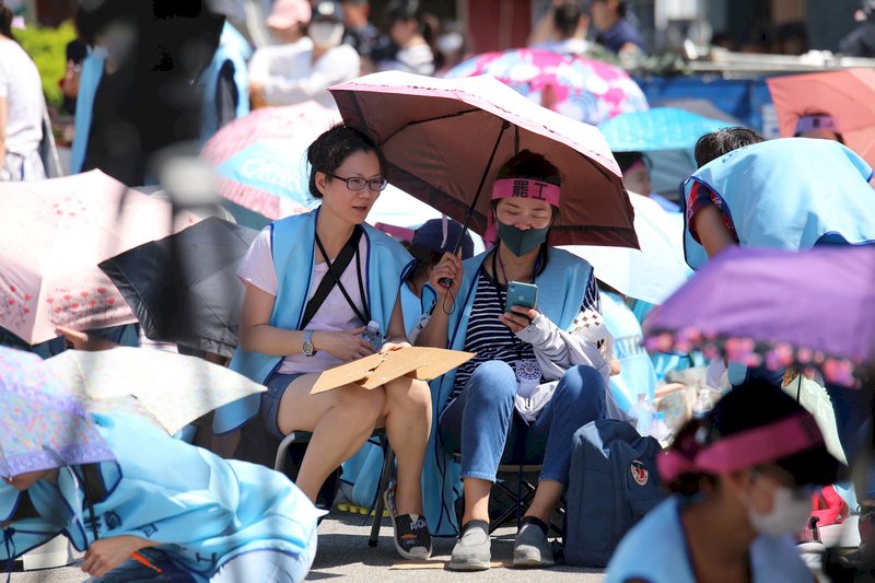 長榮罷工  空服員做1休1輪班靜坐抗爭