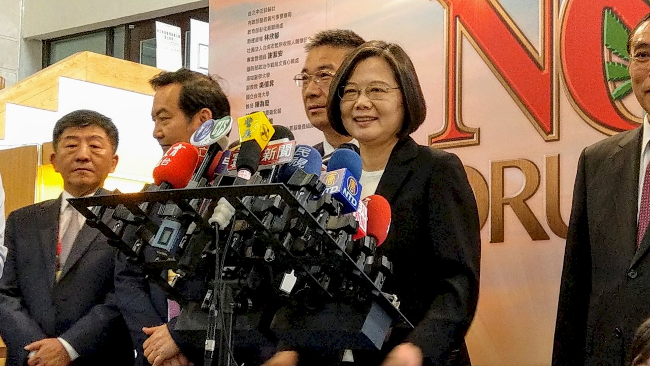 蔡總統：難懂塞子泡澡說 高市府應先拴緊點