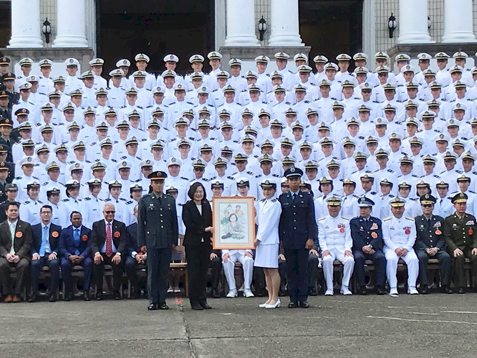 三軍六校院畢業典禮 蔡英文：和平不是靠施捨