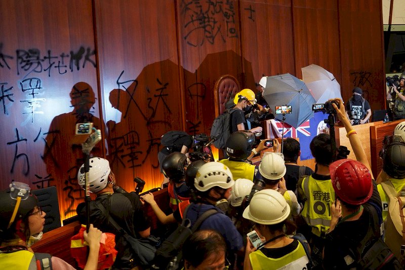 反送中闖入立法會事件 記者為何也被定罪？(上)