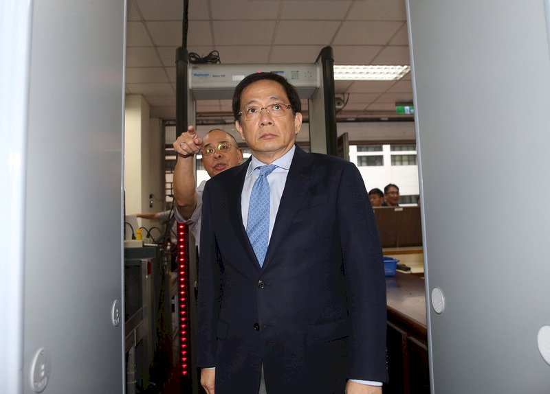 管中閔涉違法兼職案辯論終結 9/2下午宣判